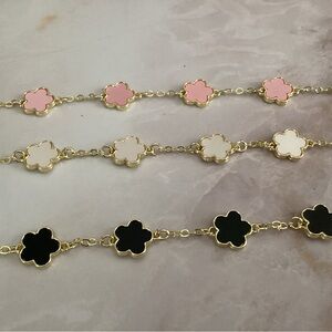 Nwot fashion clover flower bracelets